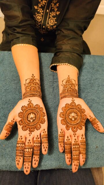 🌸✨ Karwa Chauth Vibes – Part 1! ✨🌸
The season of love, colour, and beautiful traditions is here 💕
Loved creating these gorgeous Karwa Chauth Mehandi designs for our lovely ladies – from elegant minimal patterns to intricate traditional motifs 🌿💫

Every design tells its own story of love, devotion, and celebration 💖
Stay tuned for Part 2, because the glam only gets better! 😉

#komalshairmakeupmehandi 
#karwachauthmehandi 
#karwachauthvibes❤️ 
#mehandiartist 
#indianweddingmakeup 
#ɪɴᴅɪᴀɴʙʀɪᴅᴇ 
#DesiBride
#SouthAsianBridal
#bridalhairandmakeup 
#hennadesigns 
#watfordbeauty