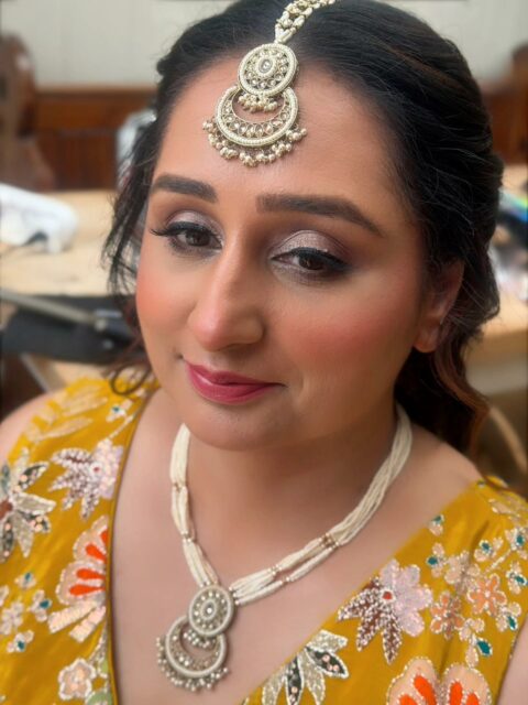 ✨ Wedding Guest Glam ✨
Had the pleasure of creating this gorgeous hair & makeup look for a lovely lady attending a wedding recently 💇‍♀️💄💕

Soft glam with a hint of sparkle — the perfect combo for a celebration full of love, laughter, and memories! 💫

Because every guest deserves to feel just as special as the occasion itself 🌸

#komalshairmakeupmehandi 
#weddingguestmakeup 
#indianweddingmakeup 
#hairandmakeupartist 
#indianweddinghair 
#SouthAsianBridal
#makeupartistinwatford 
#mobilebeautician 
#DesiBride
#bridalhairandmakeup
